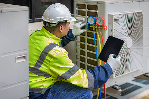 Professional Hvac technician working in Bellwood, PA